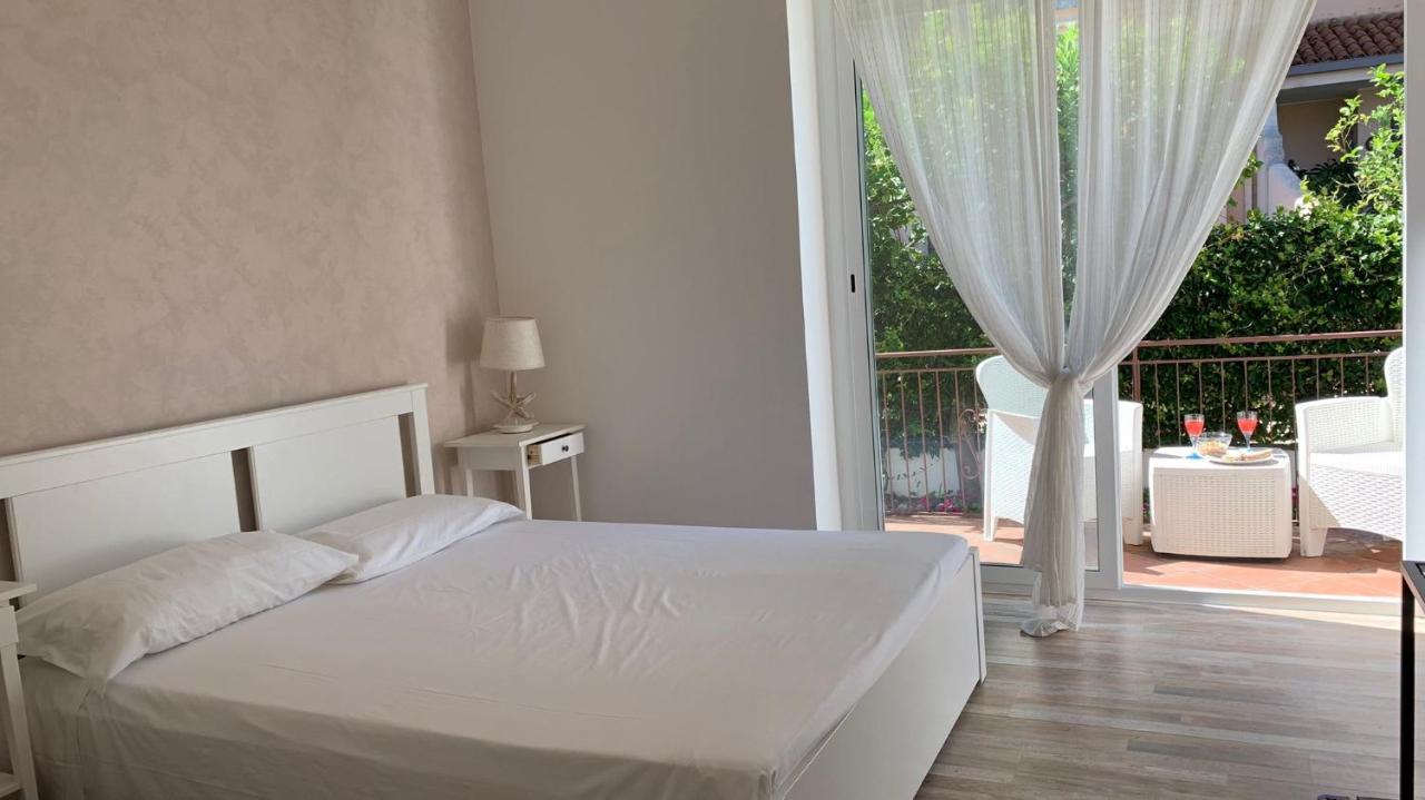 Villa Giuseppina Terracina Eksteriør billede